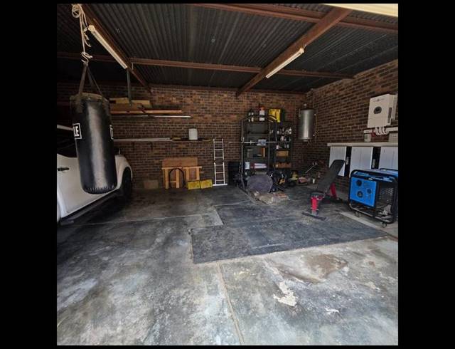 6 BEDROOM HOUSE FOR SALE IN WELGELEGEN